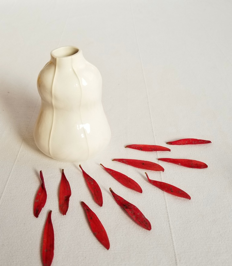 vit ceramics bud vase, white